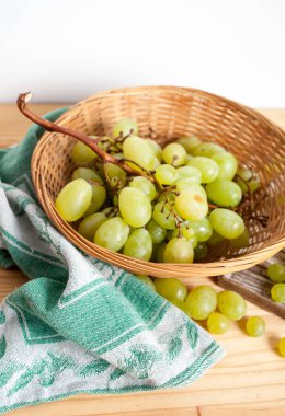 Rustik bileşiminde beyaz üzüm.
