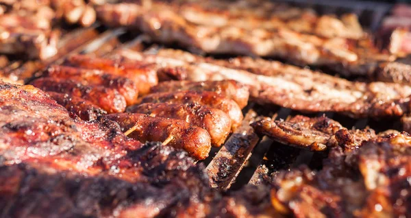 Comida de rua, carrinho de carne argentino . Imagens De Bancos De Imagens Sem Royalties