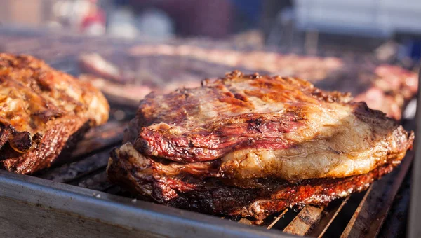 Sprzedawcy uliczni, Stoiska mięsne argentyński. — Zdjęcie stockowe