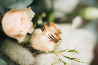 Düğün Nişan yüzüklerini ve buket arka plan düğün çiçek,