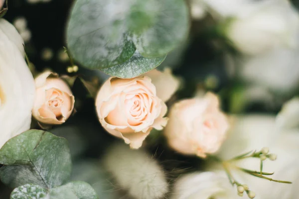 Bridal morning details. Wedding bouquet, selectoin focus — Stock Photo, Image