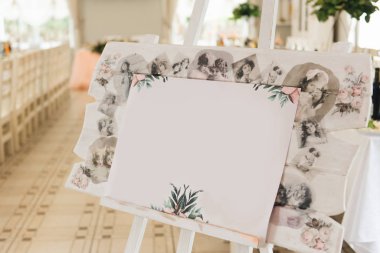 Düğünler ve tatiller için dekor konsepti, çiçek aranjmanı