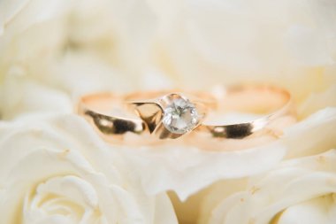 Düğün Nişan yüzüklerini ve buket arka plan düğün çiçek,