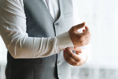 Düğün gününün detayları. Damadın hazırlığı..