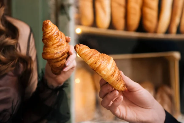 Man Woman Holding Croissant Background French Bakery — Stock Photo, Image
