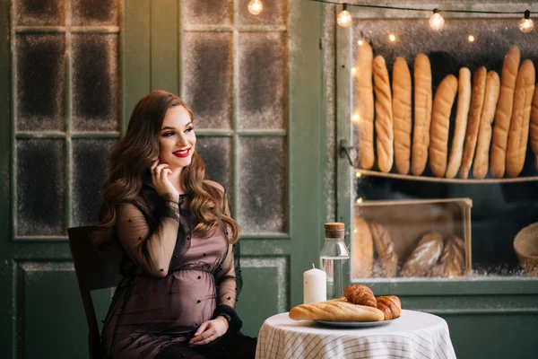 Beautiful Young Stylish Pregnant Girl Black Dress Interior French Bakery — 스톡 사진