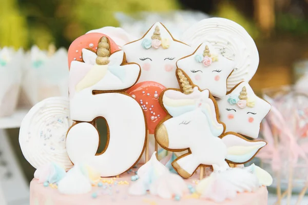 Candy bar festa di compleanno per bambini, bianco e rosa, selettivo f — Foto Stock