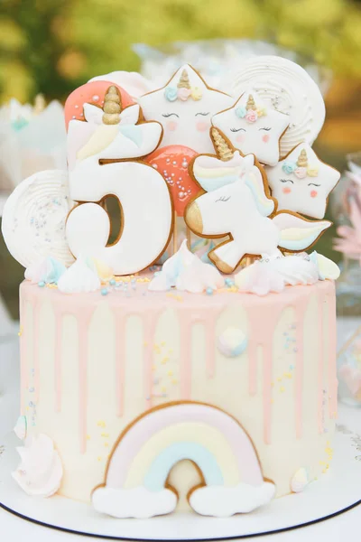 Candy bar fiesta de cumpleaños de los niños, blanco y rosa, selectivo f —  Fotos de Stock