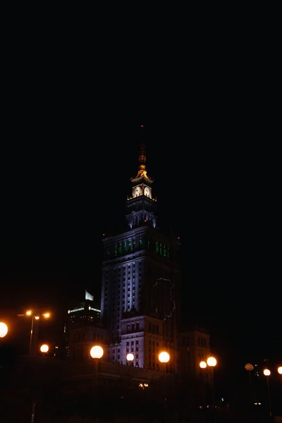 Gebäude Nachts Beleuchtet Warschau Polen — Stockfoto