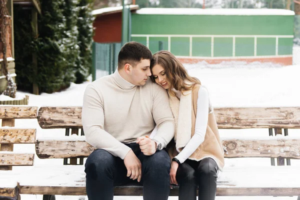 Historia Amor Invierno Hielo Hermoso Joven Chico Chica Patinaje Sobre —  Fotos de Stock