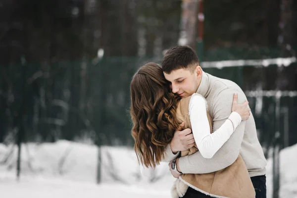 Historia Amor Invierno Hielo Hermoso Joven Chico Chica Patinaje Sobre —  Fotos de Stock