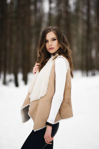 Portrait Stylish Young Girl Background Snowy Forest — Stock Photo, Image
