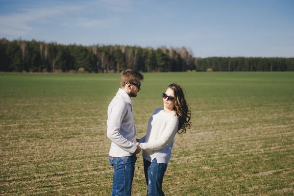 Happy Girl Guy Running Hugging Field Love Story Travel Concept — Stock Photo, Image