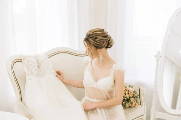 Portrait Beautiful Young Bride Bright Room Romantic Atmosphere Bride Negligee — 스톡 사진