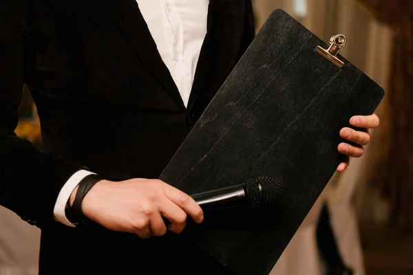 Cropped Shot Man Formal Wear Holding Clipboard — Stock Photo, Image