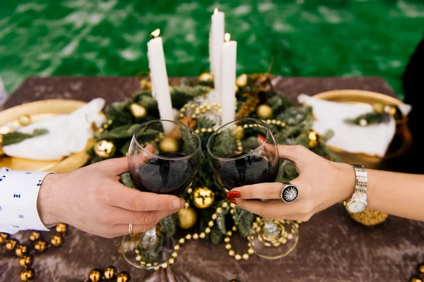 Hands Glasses Wine Beautifully Served Holiday Table Christmas — Stock Photo, Image