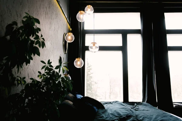 Interior Apartemen Modern Berwarna Hitam Dengan Pencahayaan Kuning Dekorasi Interior — Stok Foto