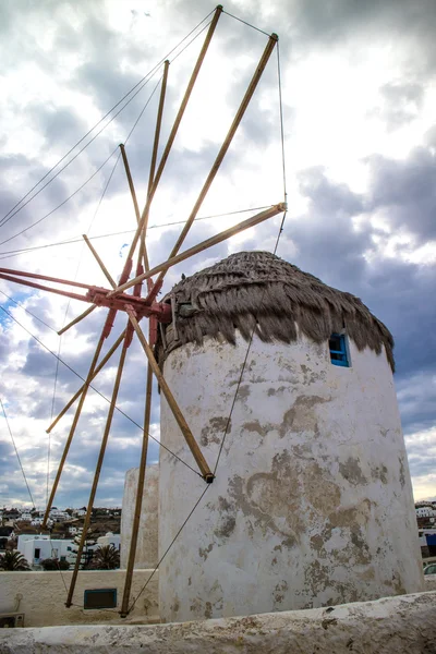 Lokalnych wiatrak w Mykonos (Grecja) — Zdjęcie stockowe