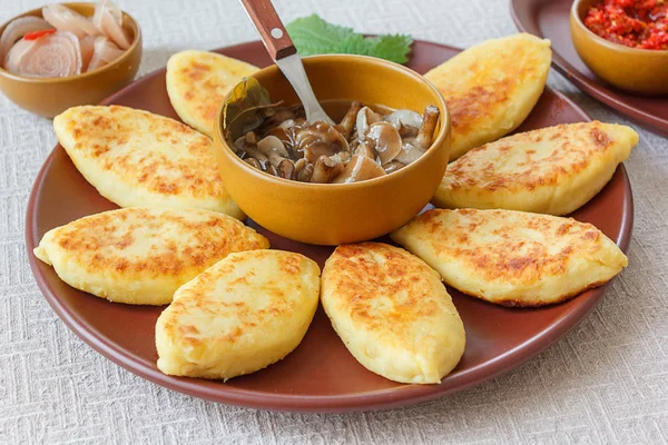 Ev yapımı kekler ve Marine mantar