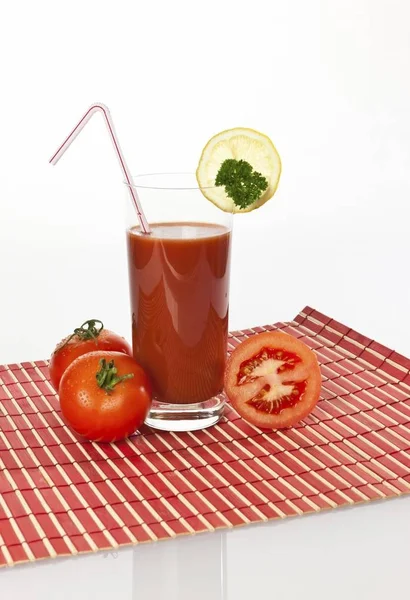 Jugo Tomate Vaso Con Tomates Limón — Foto de Stock