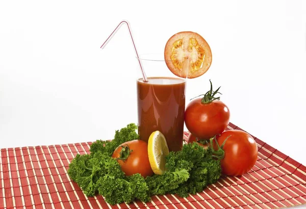 Jugo Tomate Vaso Con Tomates Limón Perejil — Foto de Stock