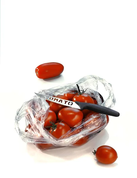 Plastic zak met rode tomaten — Stockfoto