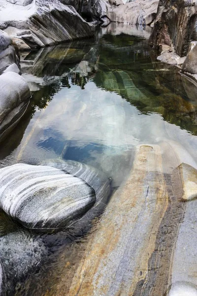 Kaya Oluşumu Verzasca Valley Canton Ticino Sviçre Avrupa Nın — Stok fotoğraf