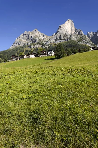 Siedlung Der Nähe Von Selva Cadore Dolomiten Italien Europa — Stockfoto