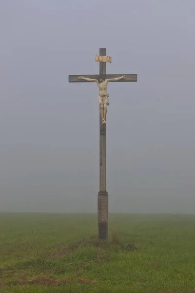 Kruzifix Nebel Staffelsee Seehausen Murnau Oberbayern Bayern Deutschland Europa Öffentlichkeit — Stockfoto