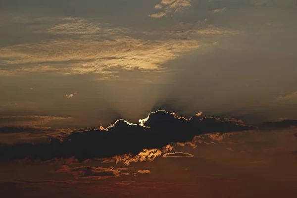 Morgen Wolken Bedeckte Sonne — Stockfoto