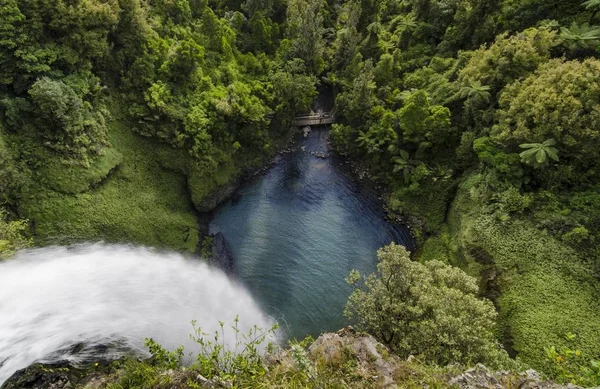 Bridal Veil Falls Plunging Lake Raglan Waikato North Island New — Stock Photo, Image