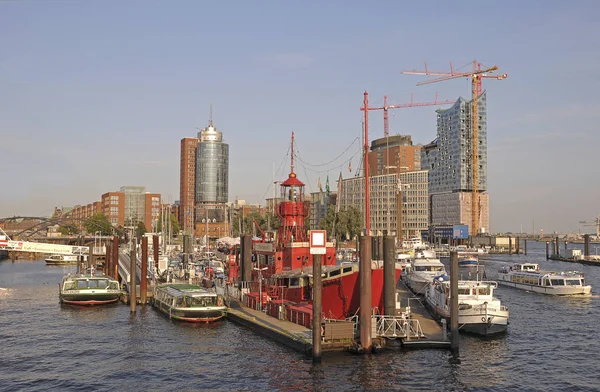 Hafen Hamburg Mit Feuerschiff Kehrwiederspitze Und Elbe Philharmonie Hamburg Deutschland — Stockfoto