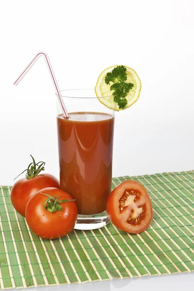 Jugo Tomate Vaso Con Tomates Limón — Foto de Stock