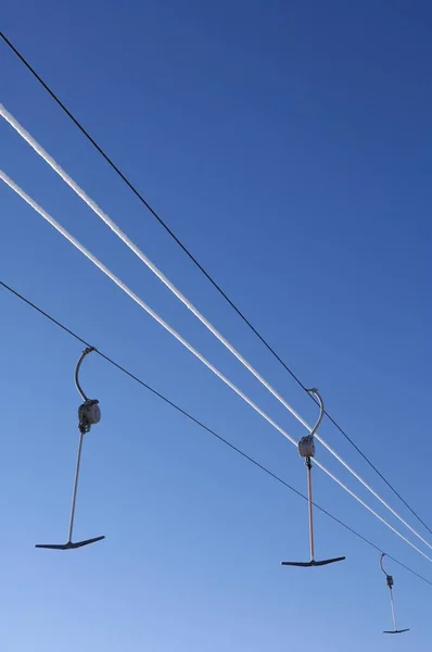 Bar Elevador Esqui Sobre Céu Limpo — Fotografia de Stock