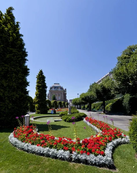 Parque Lausanne Com Vista Para Edifício Histórico Lausanne Cantão Vaud — Fotografia de Stock