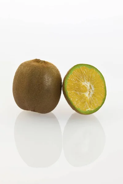 Tropisk grön kiwi — Stockfoto