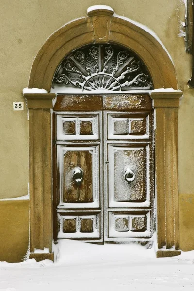 Заснеженные Входные Двери Пьенце Тоскана Италия Европа — стоковое фото
