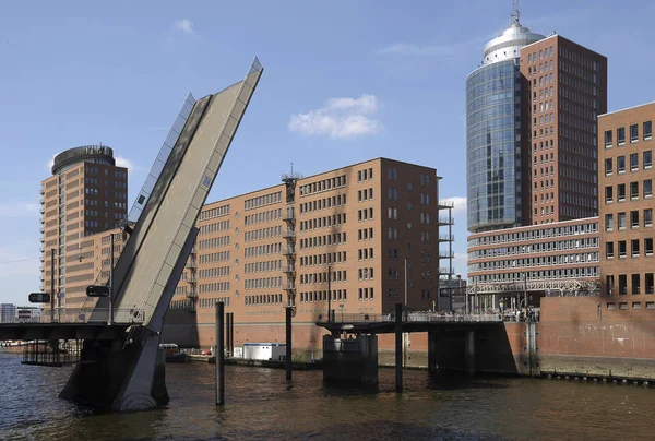 Ponte Bascule Sandtorhafen Distretto Hafencity Amburgo Germania Europa — Foto Stock