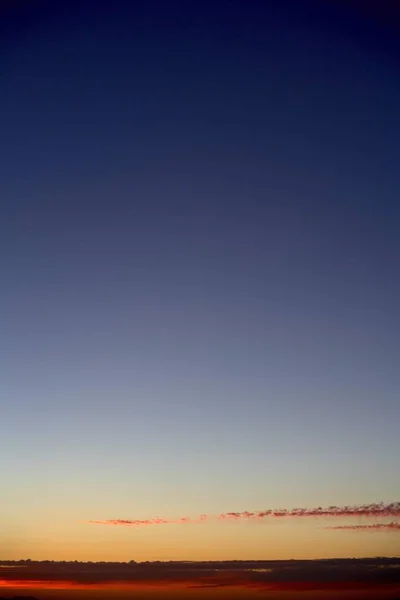 Hermoso cielo con nubes al atardecer — Foto de Stock