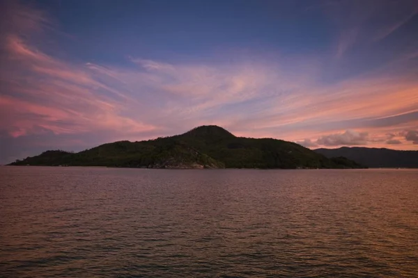 サント アン島の背後に夕日 — ストック写真