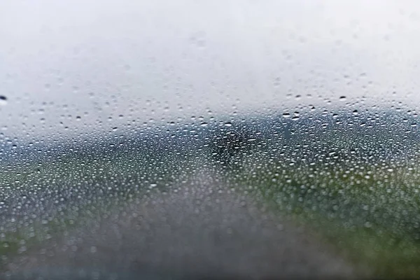 Yağmur Damlaları Araba Penceresinde Yağmurlu Hava — Stok fotoğraf