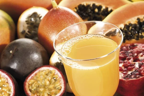 Succo Frutta Con Frutti Esotici Mango Frutto Della Passione Grenadilla — Foto Stock