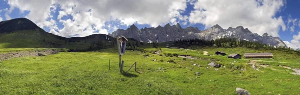 Prados Nuvens Cordilheira Karwendel Tirol Áustria Europa — Fotografia de Stock