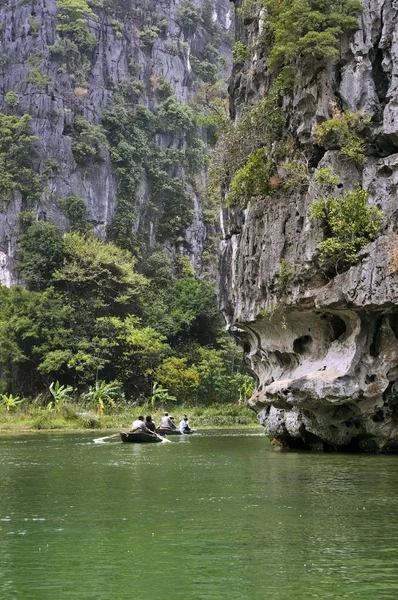 Cerca Ninh Binh Cuevas Tam Coc Bahía Halong Seca Vietnam — Foto de Stock