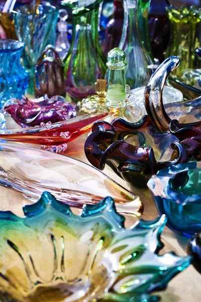 Table Flea Market Different Colored Glass Objects — Stock Photo, Image