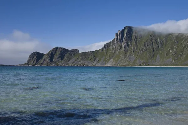 Hoeyvika Bay Pobliżu Klepka Matind Góry Andoeya Island Vesteralen Norwegia — Zdjęcie stockowe