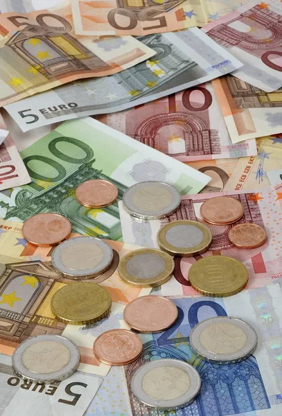 Euro Münzen Und Banknoten — Stockfoto