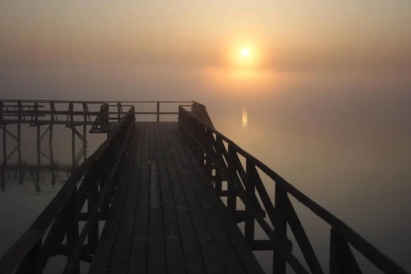 Wschód Słońca Widziany Mostu Federsee Federsee Jezioro Rezerwat Przyrody Powiecie — Zdjęcie stockowe