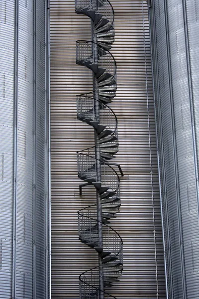 Вид Металлическую Винтовую Лестницу — стоковое фото