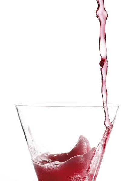 Заливка Червоної Кампарі Содової Склі Ізольовані Білому — стокове фото